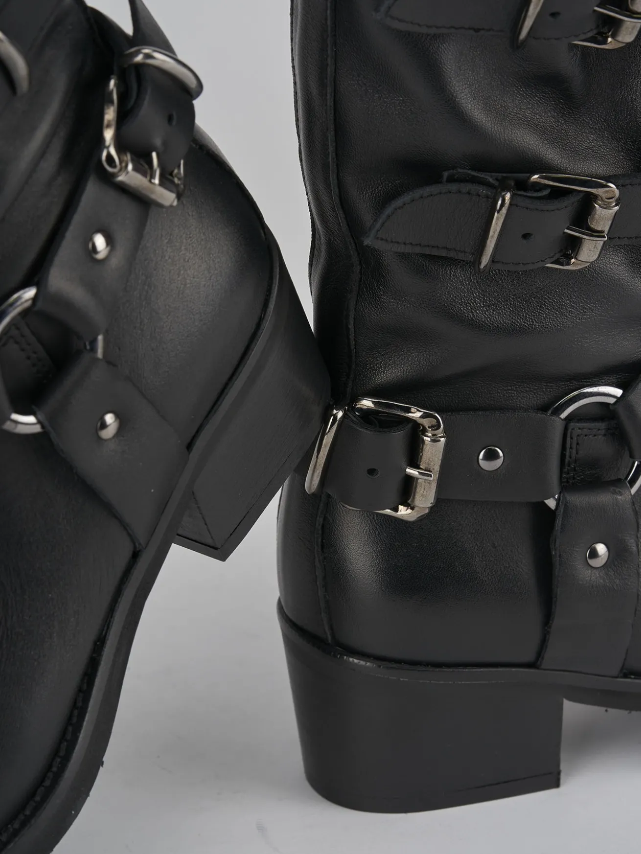 Stivali tacco 4cm pelle nero