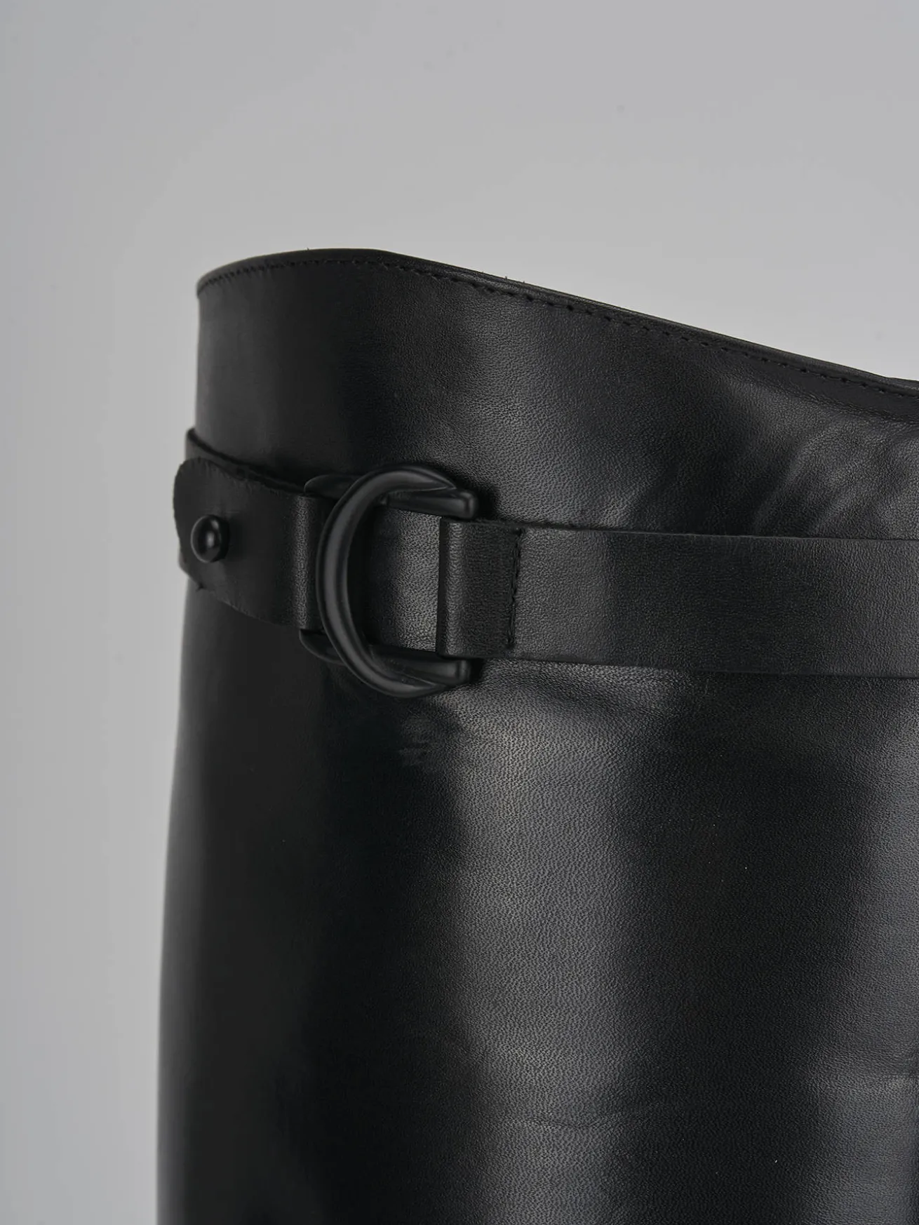 Stivali tacco 3cm pelle nero