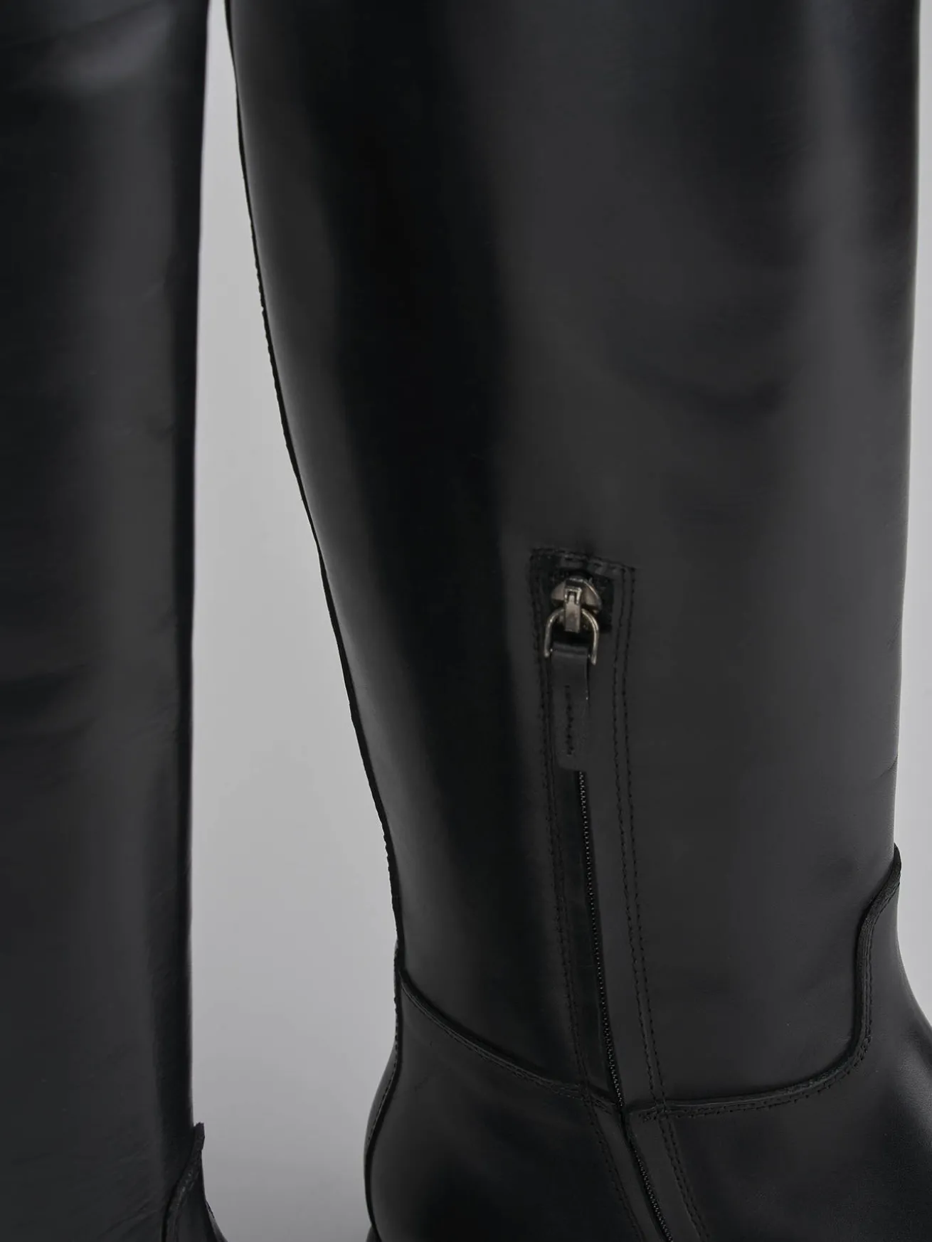 Stivali tacco 3cm pelle nero