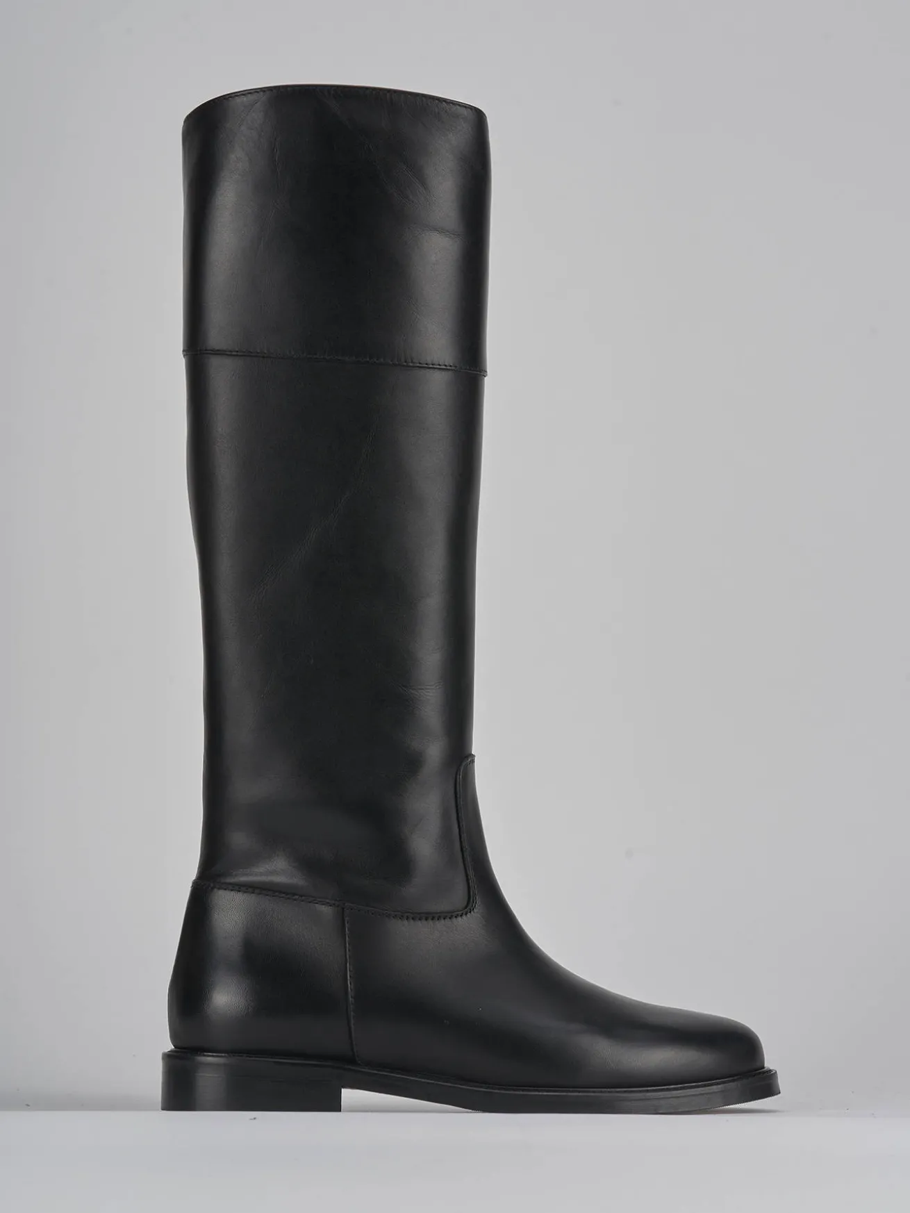 Stivali tacco 2cm pelle nero