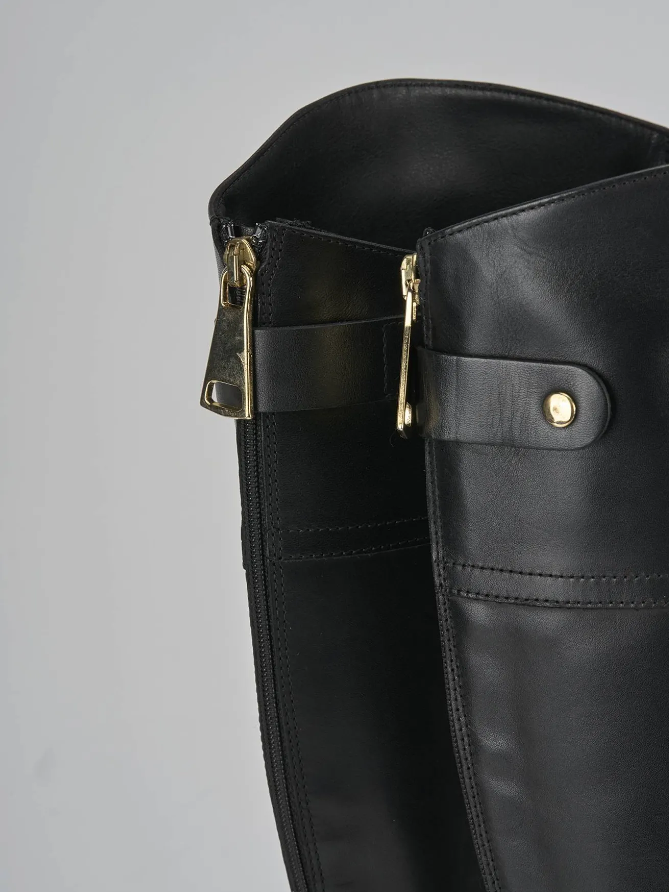 Stivali tacco 2cm pelle nero