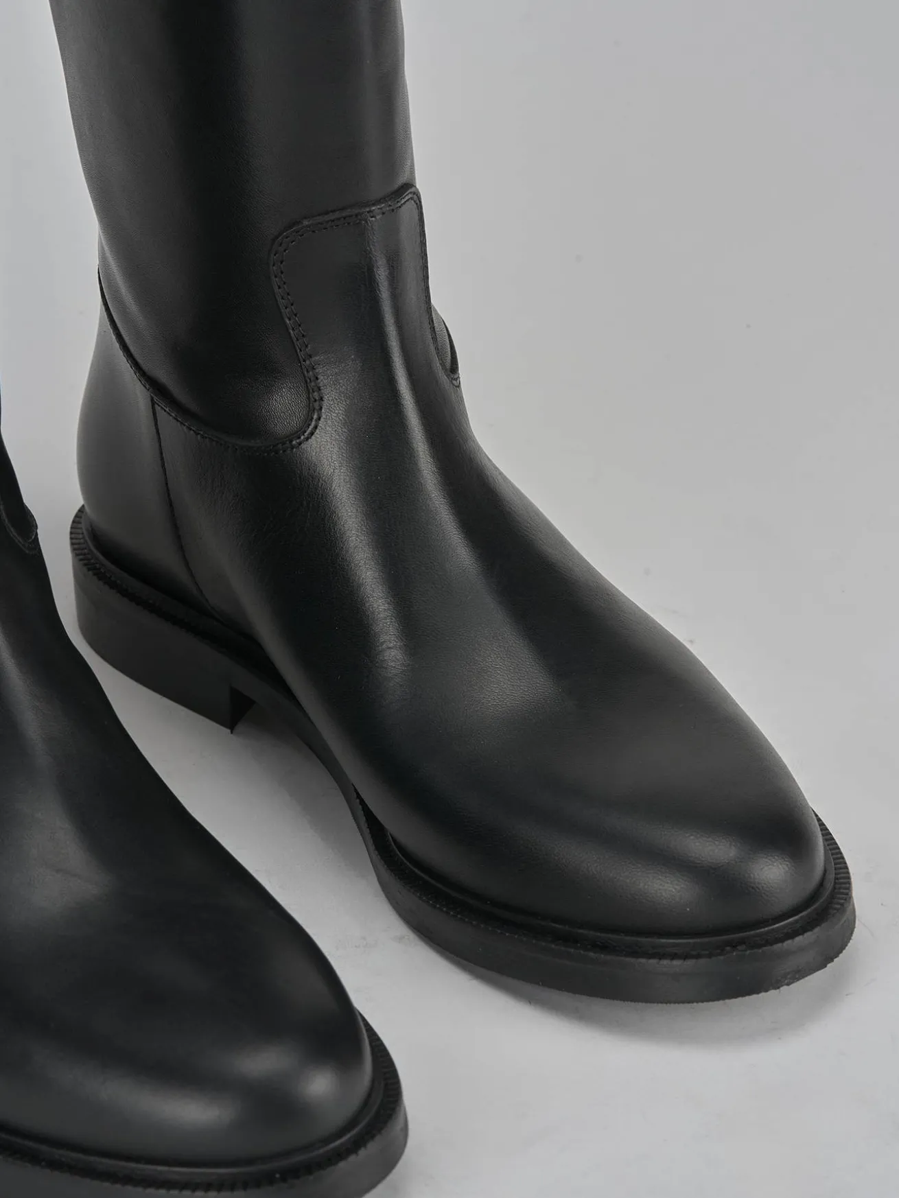 Stivali tacco 2cm pelle nero