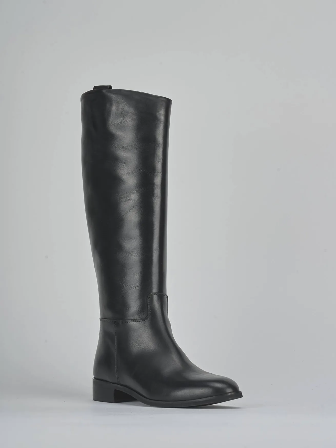 Stivali tacco 3cm pelle nero