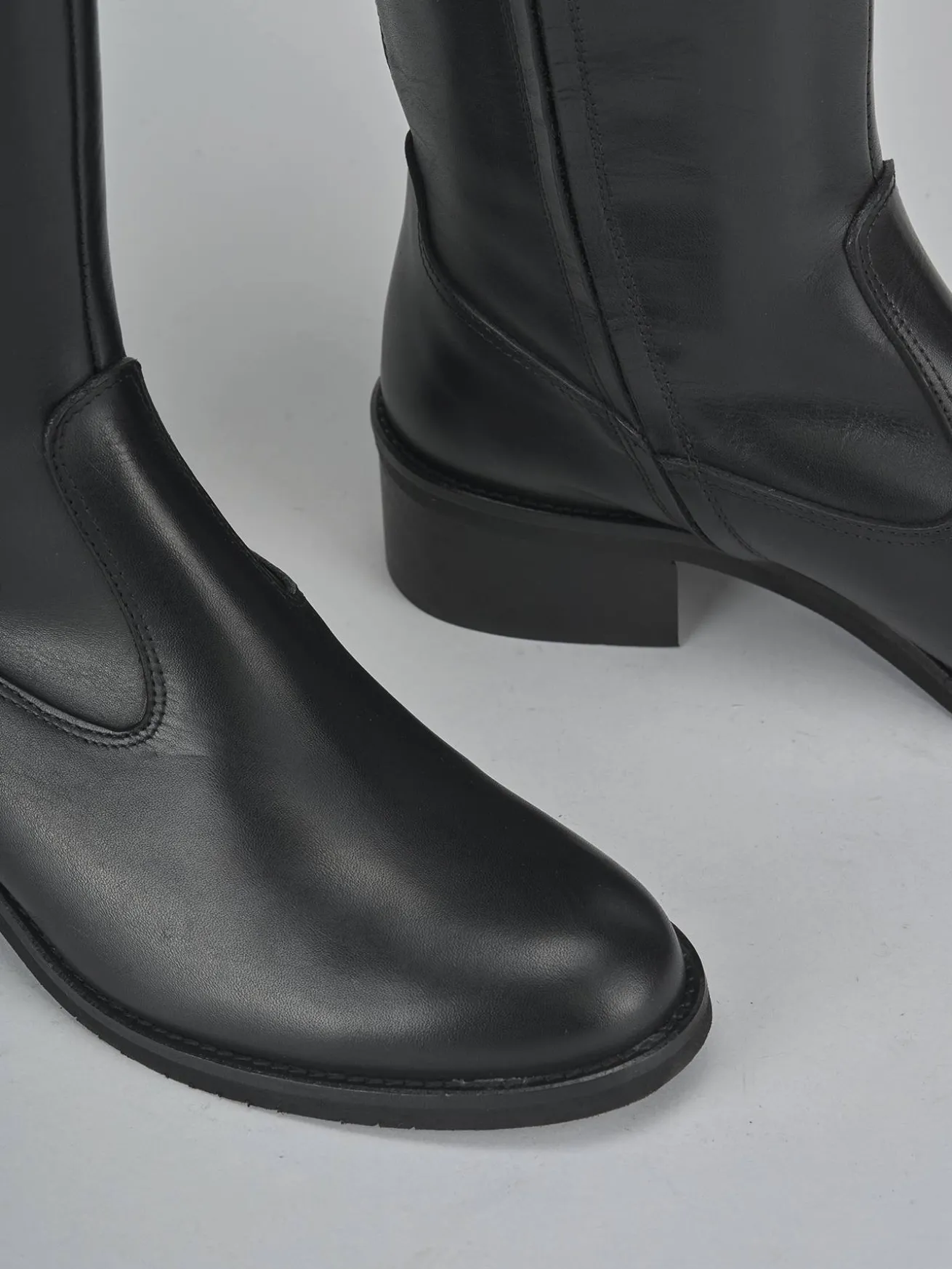 Stivali tacco 4cm pelle nero