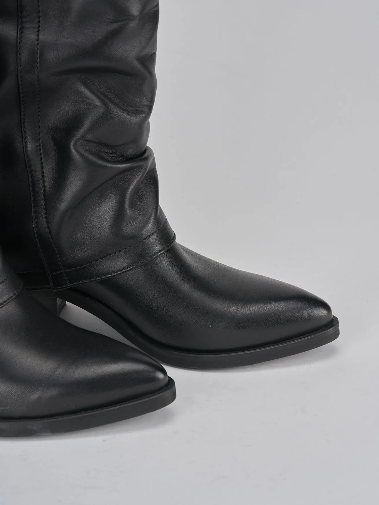 Stivali tacco 4cm pelle nero