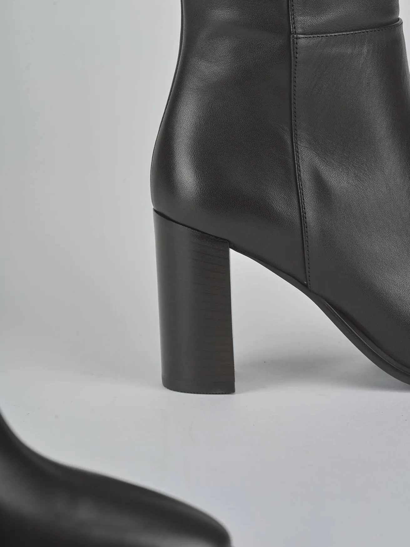 Stivali tacco 9cm pelle testa