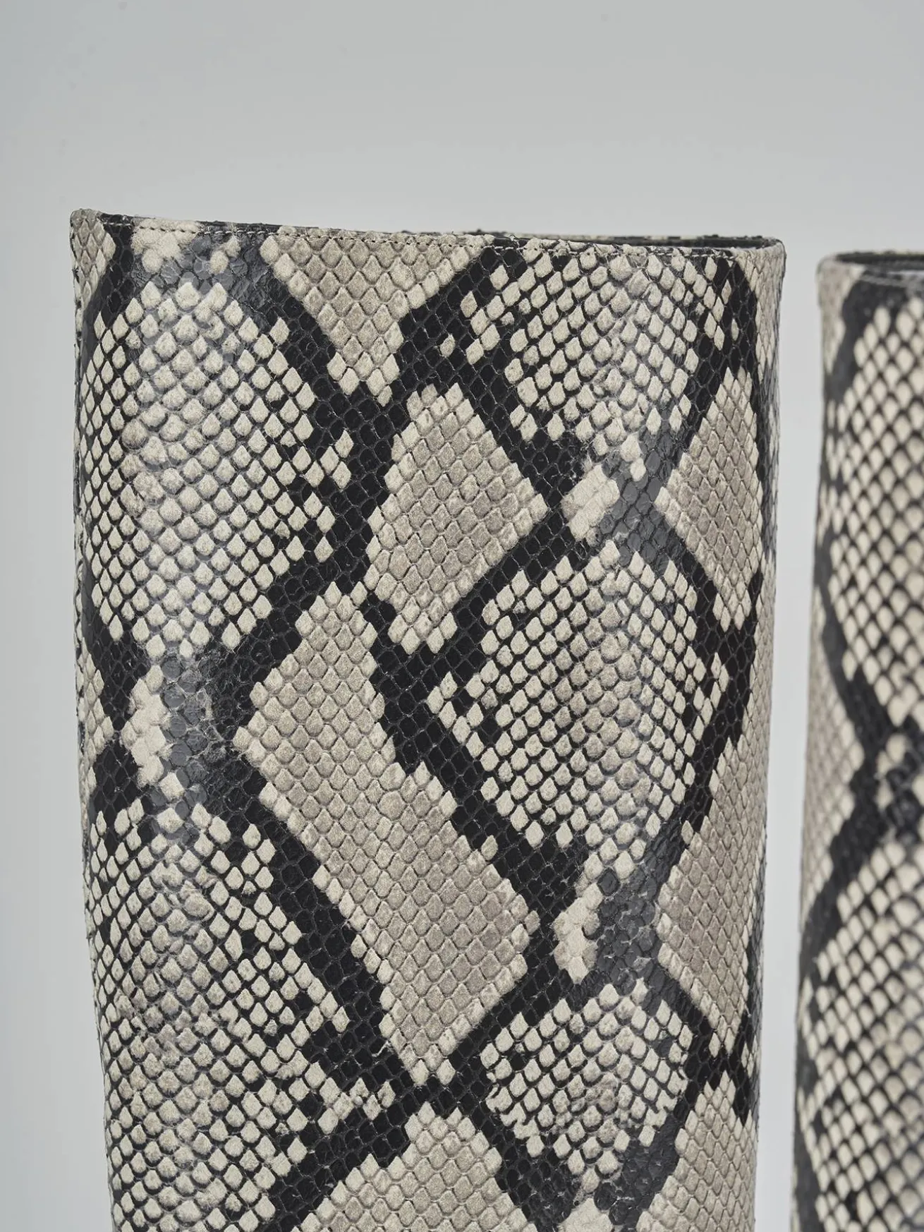 Stivali tacco 5cm pitone beige