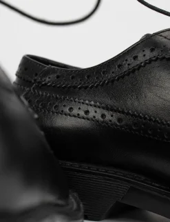 Stringata tacco 2 cm nero