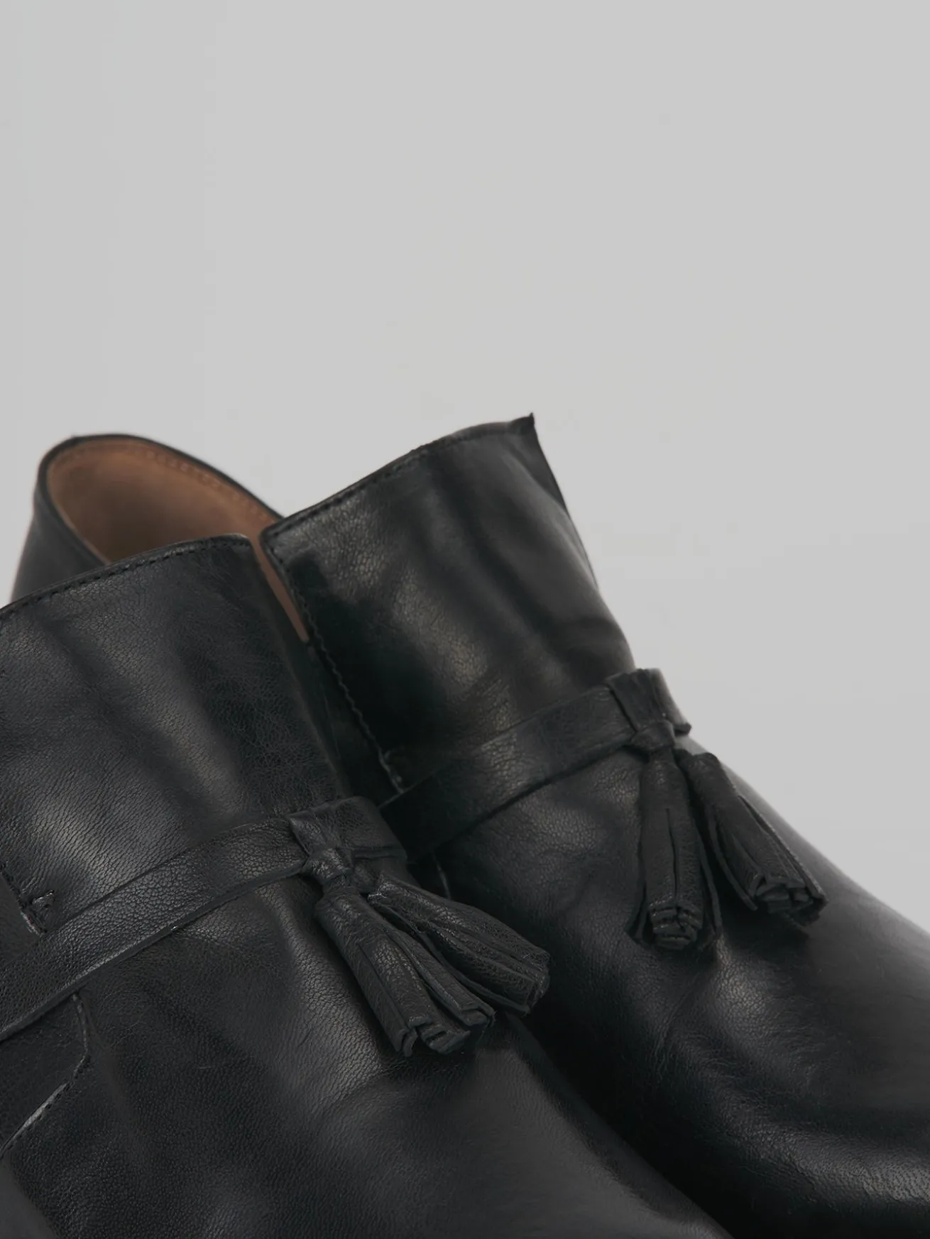 Stringata tacco 1 cm nero pelle