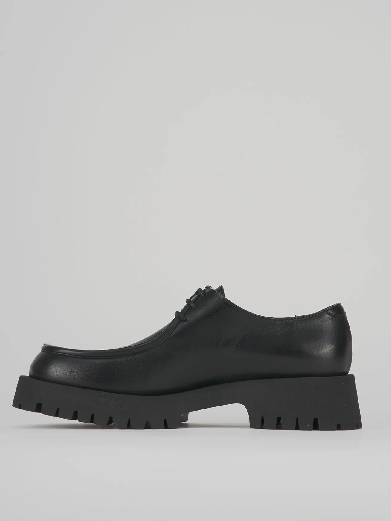 Stringata tacco 3 cm nero pelle