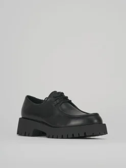 Stringata tacco 3 cm nero pelle