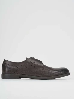 Stringata testa pelle