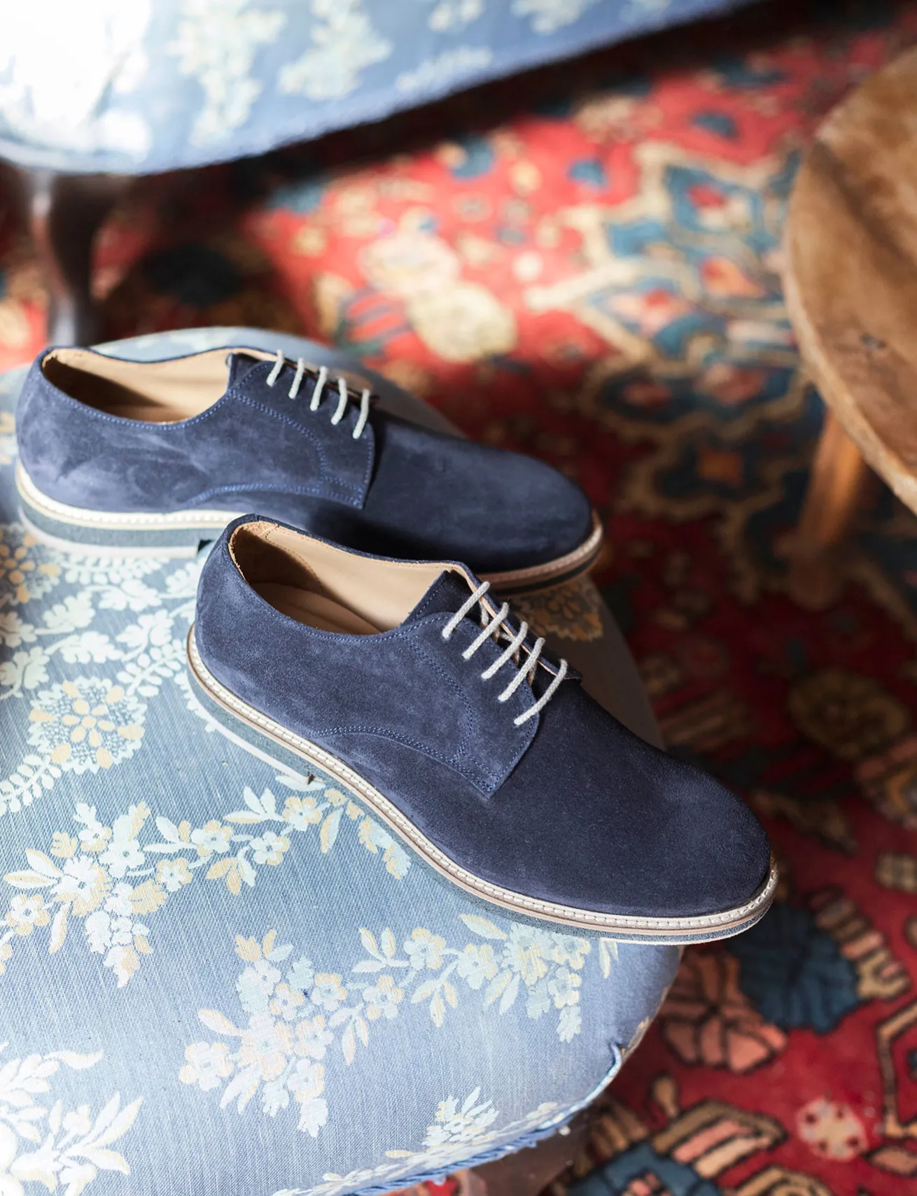 Stringate blu camoscio