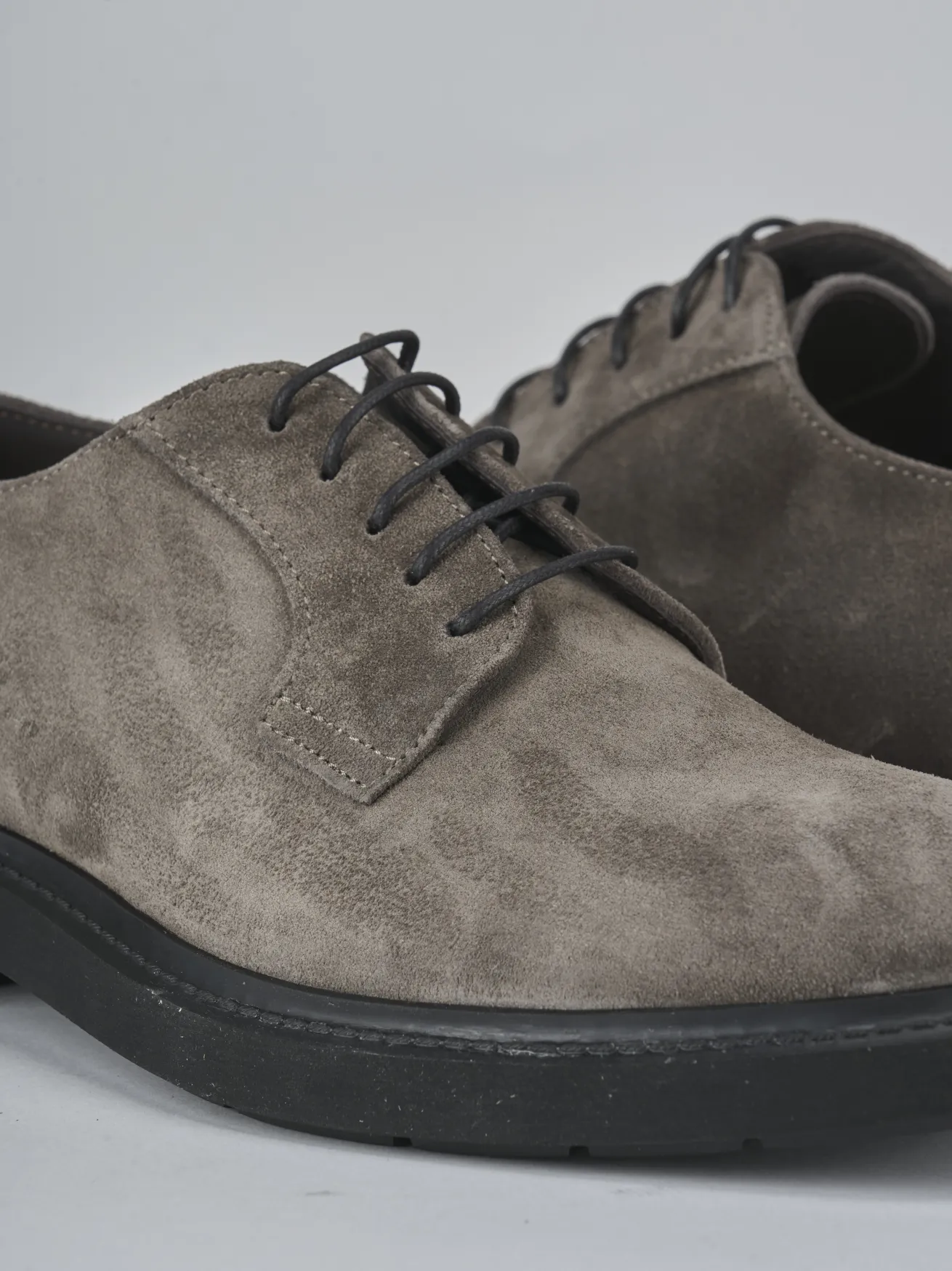 Stringate camoscio beige