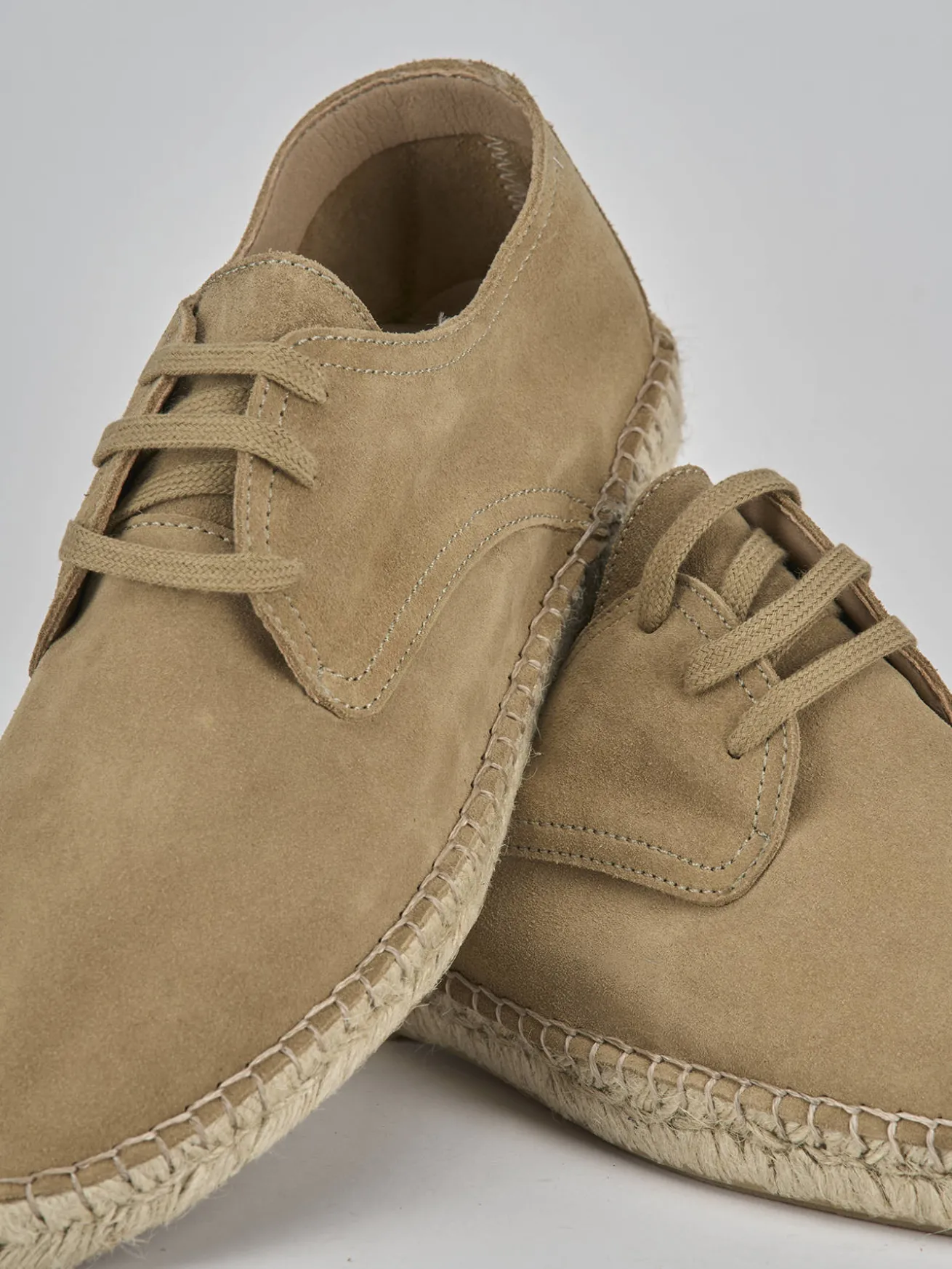 Stringate camoscio beige