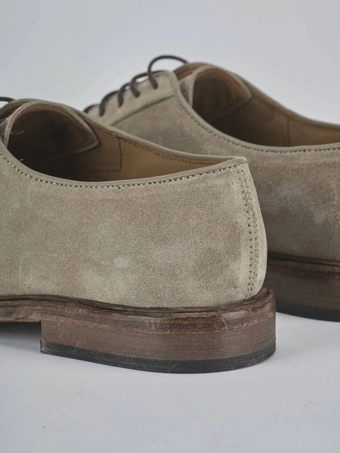 Stringate camoscio beige