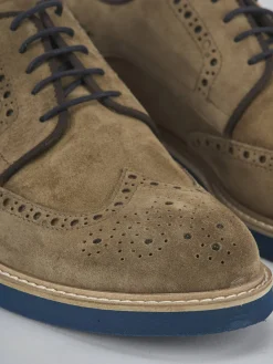 Stringate camoscio marrone