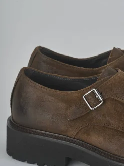 Stringate camoscio marrone