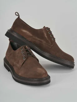 Stringate camoscio marrone