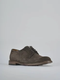 Stringate camoscio testa