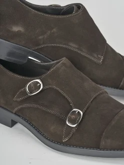 Stringate camoscio testa