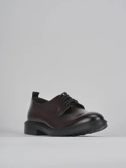 Stringate pelle bordo'