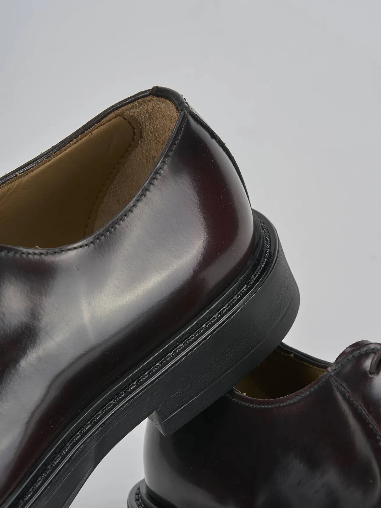 Stringate pelle bordo'