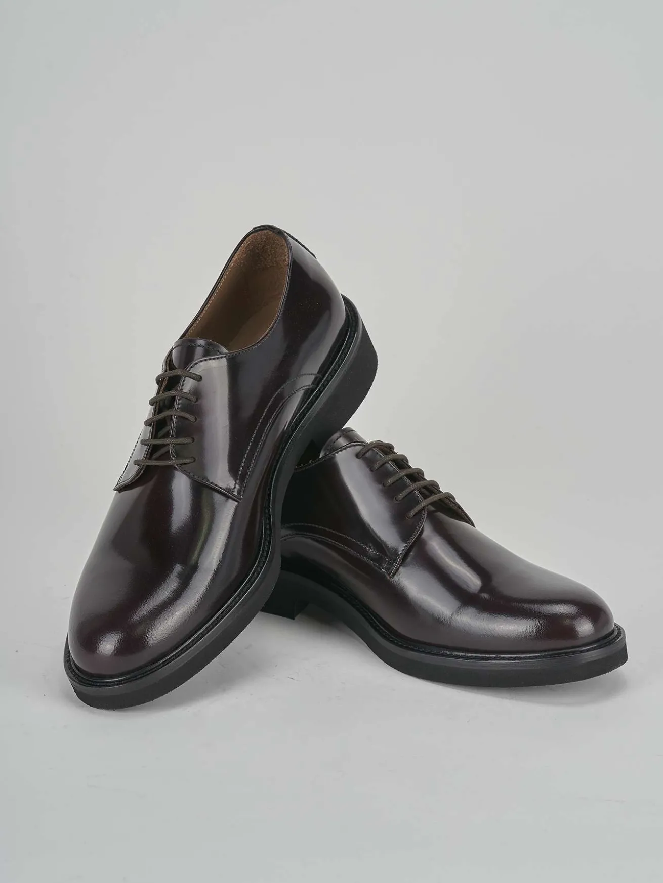 Stringate pelle bordo'