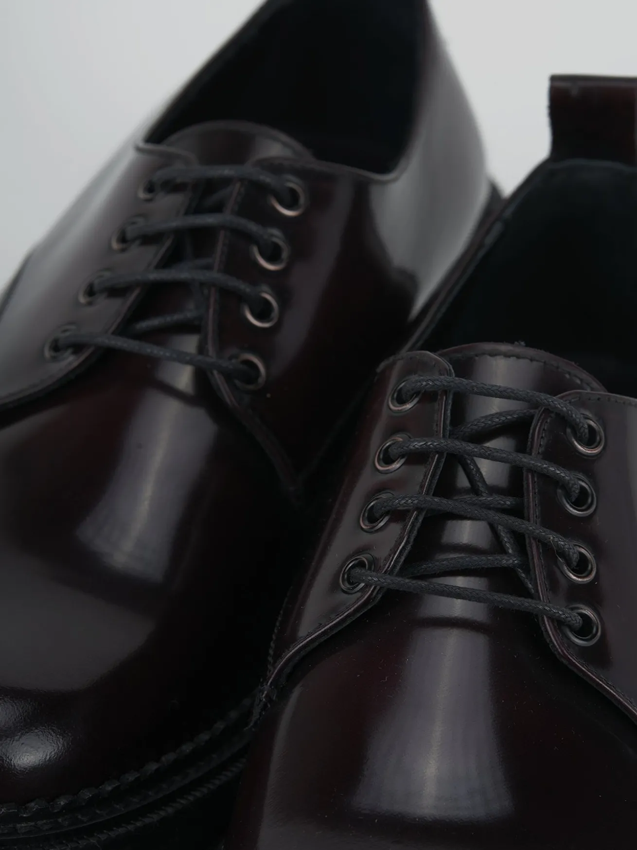 Stringate pelle bordo'