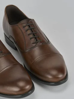 Stringate pelle marrone