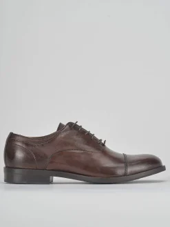 Stringate pelle marrone