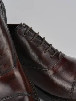 Stringate pelle marrone