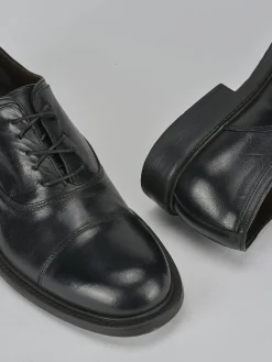 Stringate pelle nero