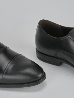 Stringate pelle nero