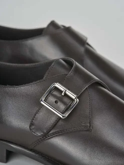 Stringate pelle testa