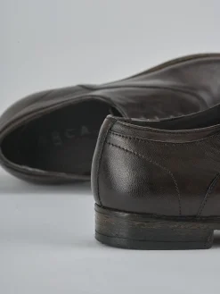 Stringate pelle testa