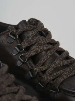 Stringate pelle testa