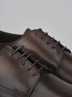 Stringate pelle testa