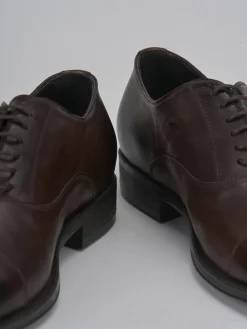 Stringate pelle testa