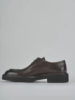 Stringate pelle testa