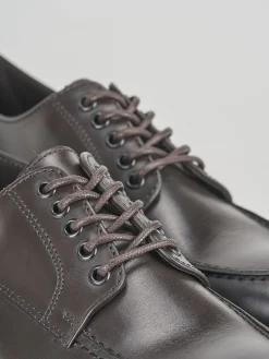 Stringate pelle testa