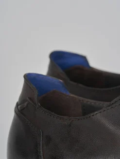 Stringate pelle testa