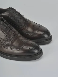 Stringate pelle testa