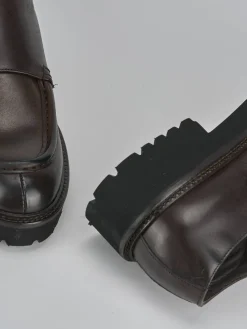 Stringate pelle testa