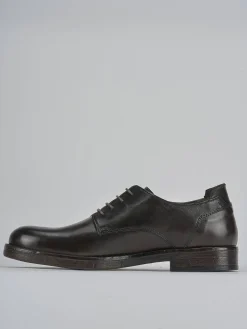 Stringate pelle testa