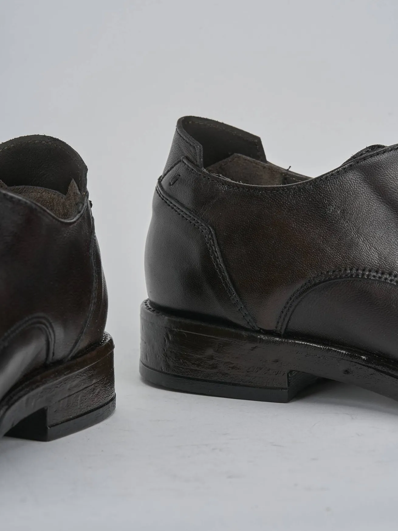 Stringate pelle testa