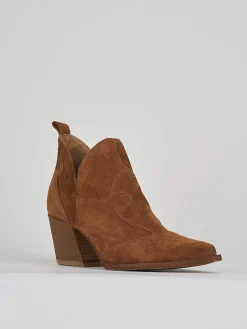 Tronchetto tacco 7 cm marrone camoscio