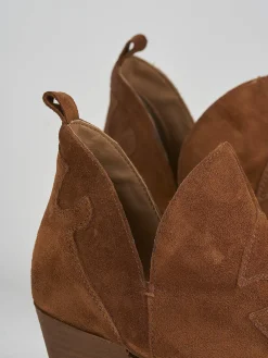 Tronchetto tacco 7 cm marrone camoscio