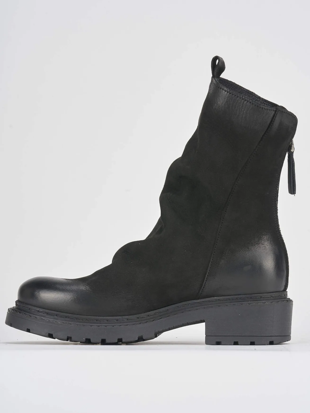 Tronchetto tacco 2 cm nero nabuk