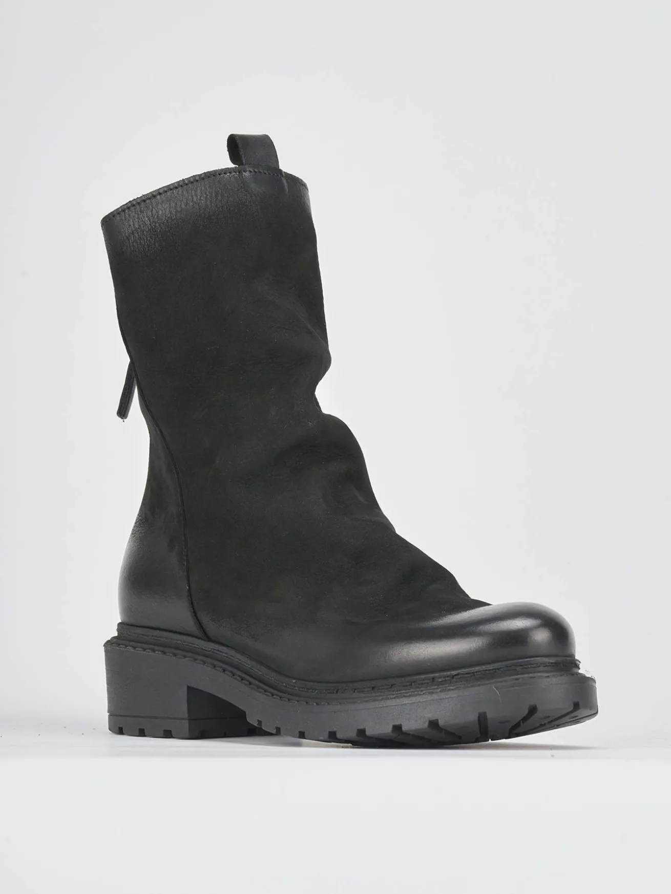 Tronchetto tacco 2 cm nero nabuk